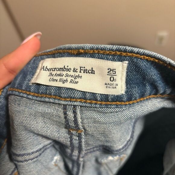 Abercrombie & Fitch Ultra High Rise Ankle Straight Jean Size 0 (25S) - Picture 8 of 8